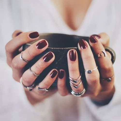 6 χρήσιμα μυστικά για νύχια και βερνίκια που θα χαρείς να μάθεις!